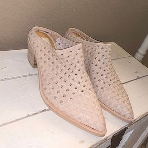 Dolce Vita Mules Nude